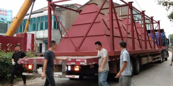 粉塵爆炸需要格外注意，廠家耀先建議選擇脈沖布袋除塵器來(lái)預(yù)防！